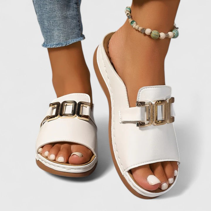 The Manuela Slide Sandal
