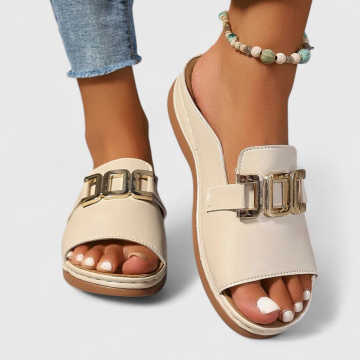 The Manuela Slide Sandal