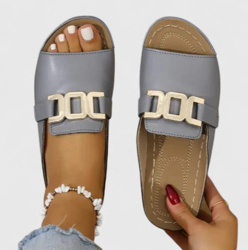 The Manuela Slide Sandal