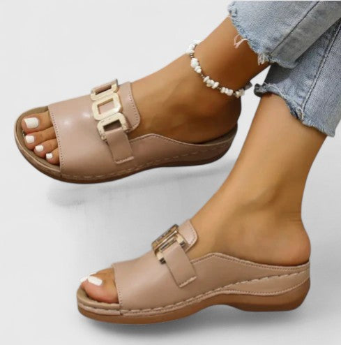 The Manuela Slide Sandal