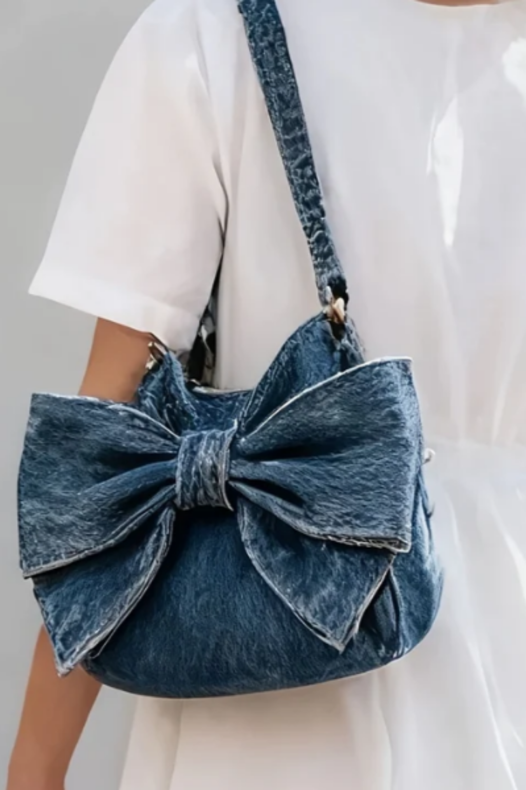 The Daria Bow Carryall